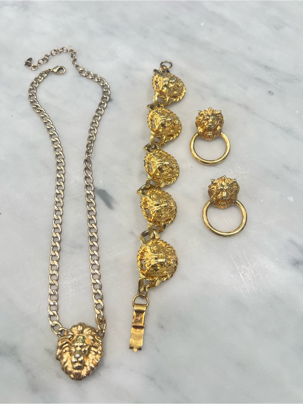Vintage set of 3 Gold tone Lion Head Necklace, Bracelet & Earrings Set